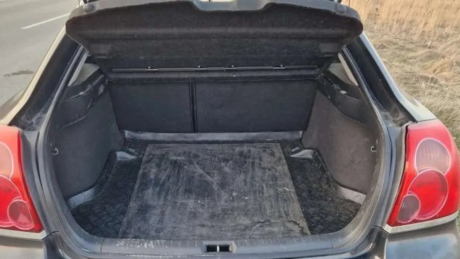 TOYOTA Avensis -