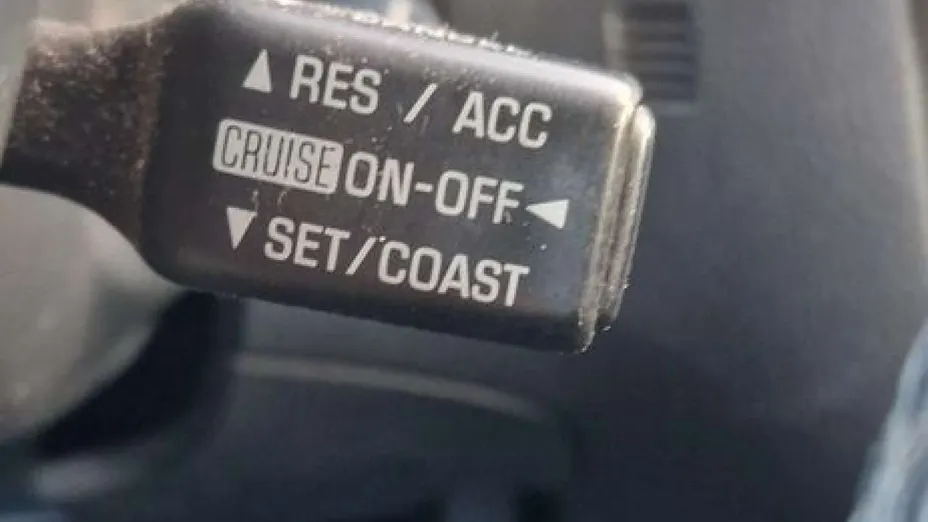 TOYOTA Avensis -
