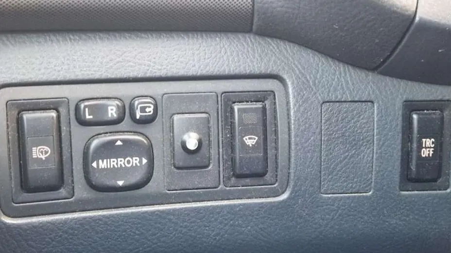 TOYOTA Avensis -