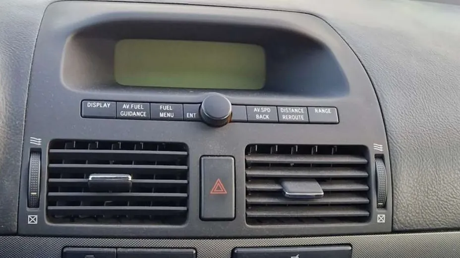 TOYOTA Avensis -