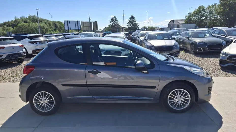 PEUGEOT 207 -