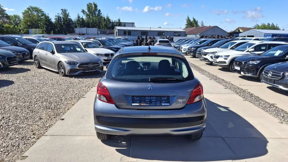 PEUGEOT 207 -