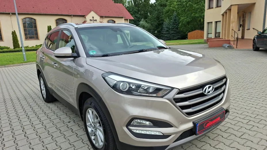 HYUNDAI Tucson -