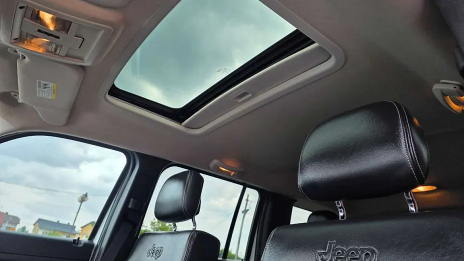 JEEP Cherokee -