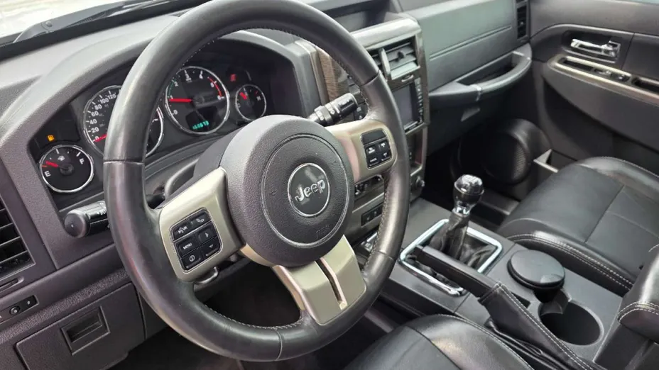 JEEP Cherokee -