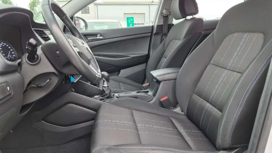 HYUNDAI Tucson -