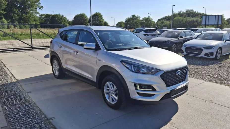 HYUNDAI Tucson -