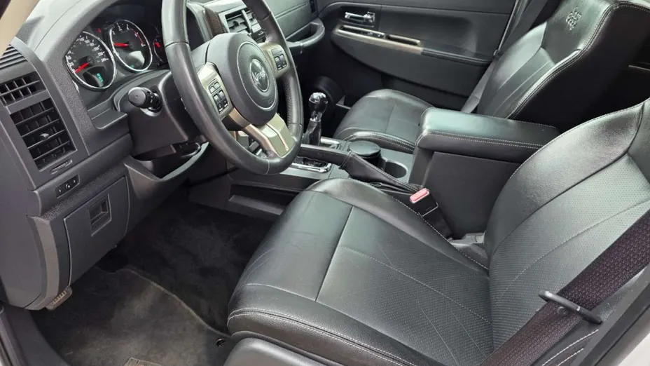 JEEP Cherokee -