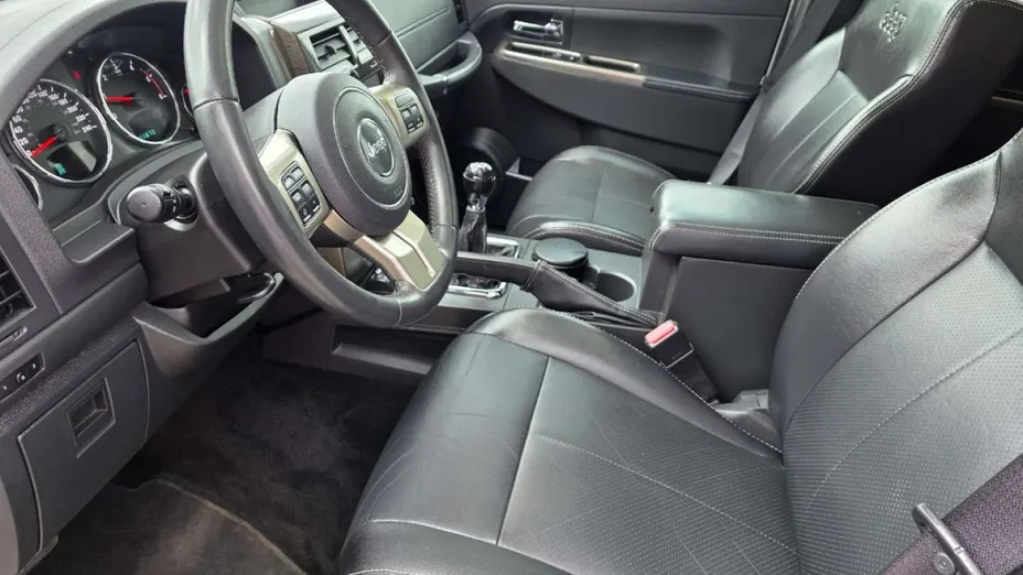 JEEP Cherokee -