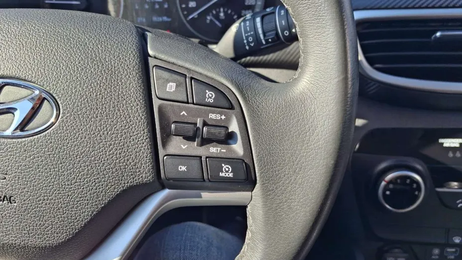 HYUNDAI Tucson -