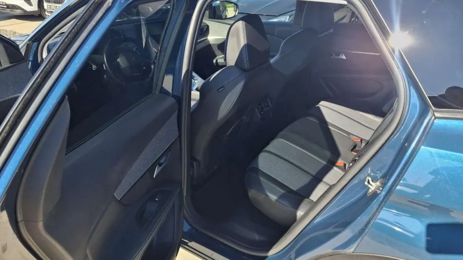 PEUGEOT 3008 -