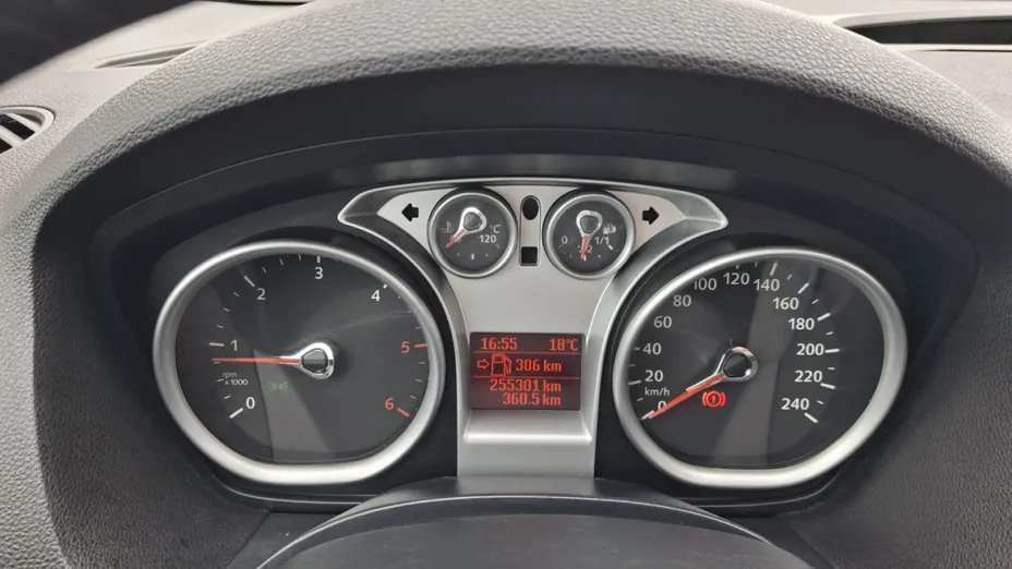 FORD Kuga -