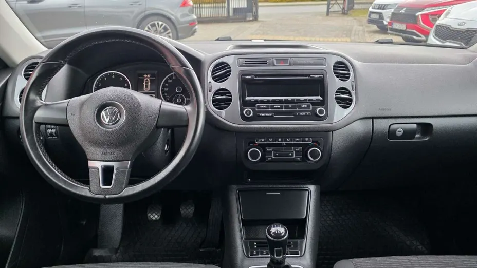 VOLKSWAGEN Tiguan -