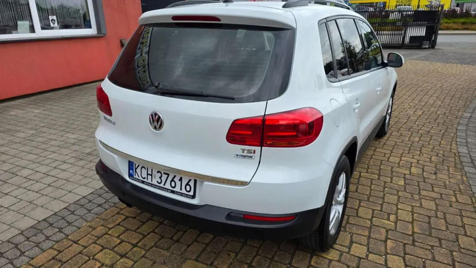 VOLKSWAGEN Tiguan -