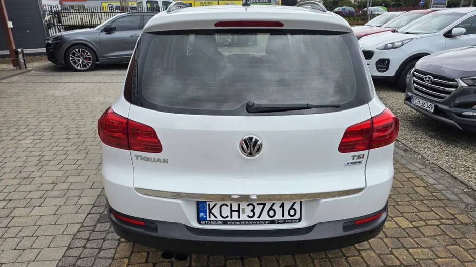 VOLKSWAGEN Tiguan -