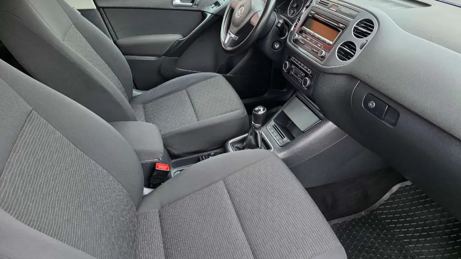 VOLKSWAGEN Tiguan -