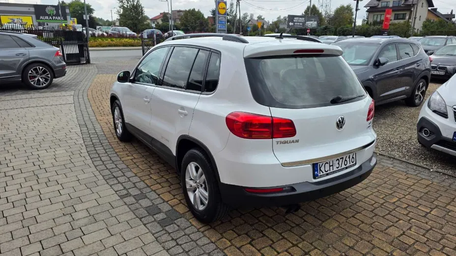 VOLKSWAGEN Tiguan -