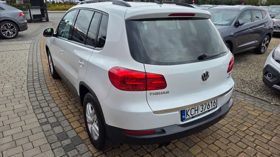 VOLKSWAGEN Tiguan -