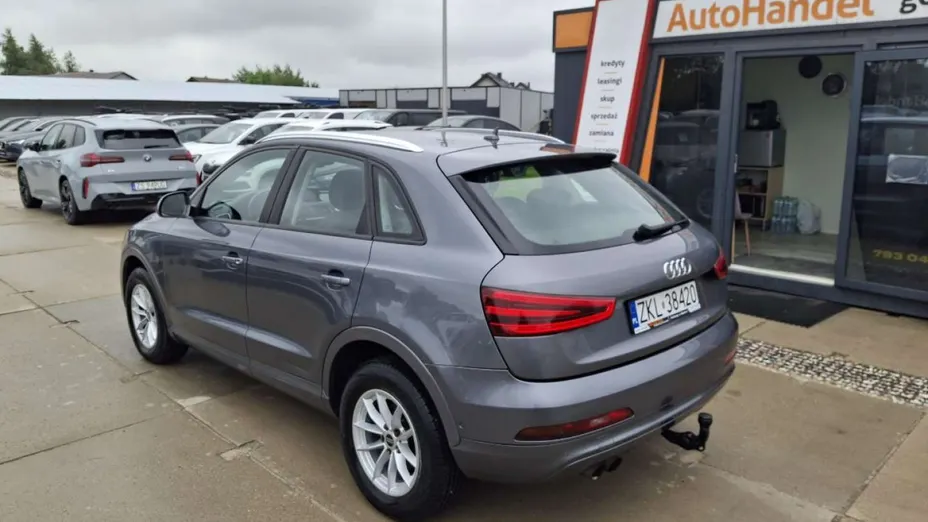 AUDI Q3 -