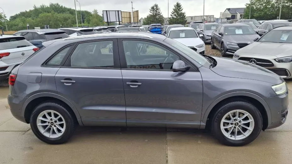 AUDI Q3 -