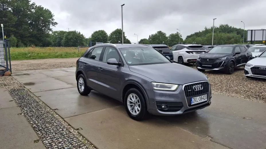 AUDI Q3 -