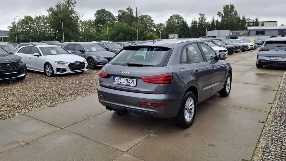 AUDI Q3 -