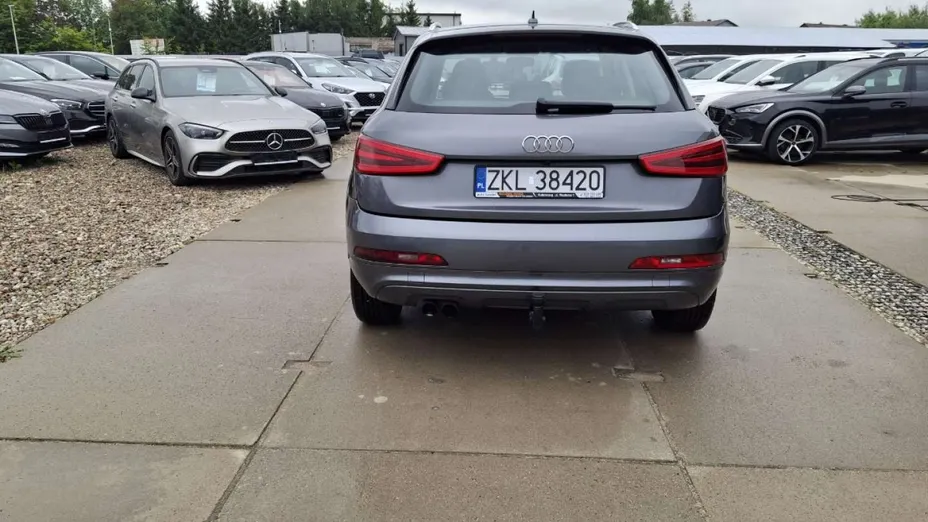 AUDI Q3 -