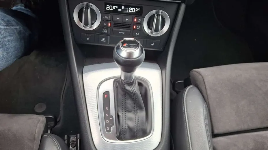 AUDI Q3 -