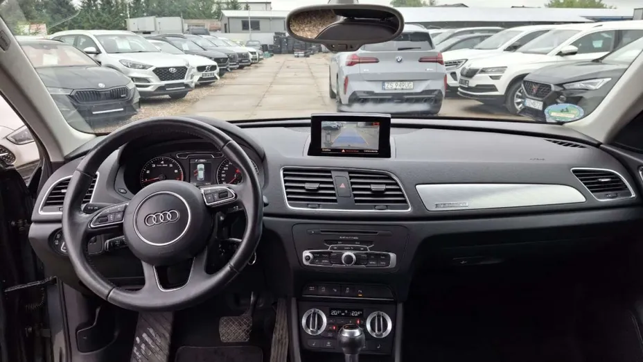 AUDI Q3 -