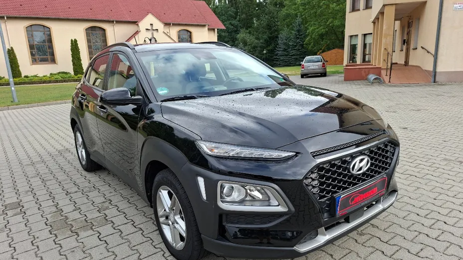 HYUNDAI Kona -