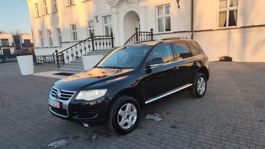 VOLKSWAGEN Touareg -