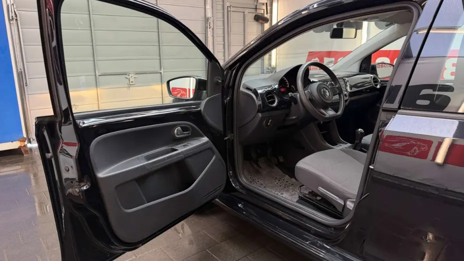 VOLKSWAGEN up! -