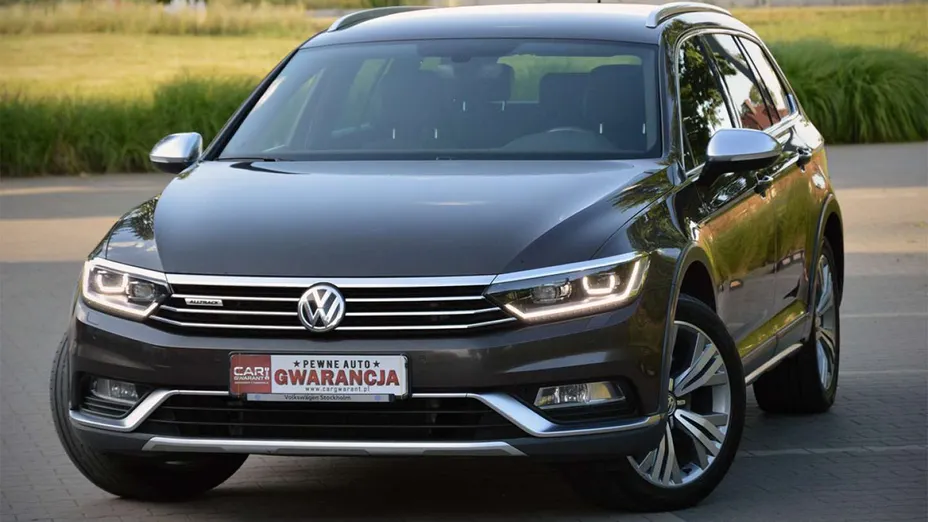 VOLKSWAGEN Passat -