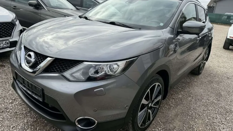 NISSAN Qashqai -