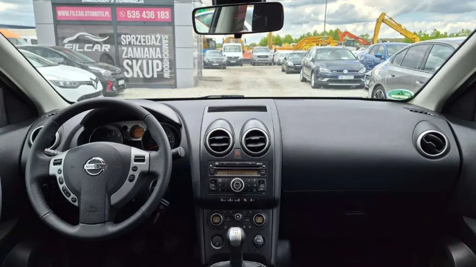 NISSAN Qashqai -