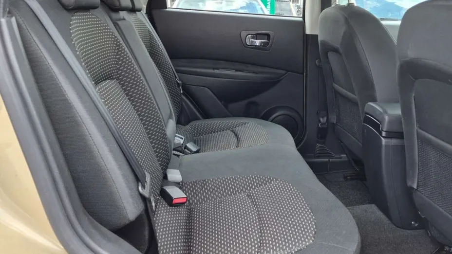 NISSAN Qashqai -