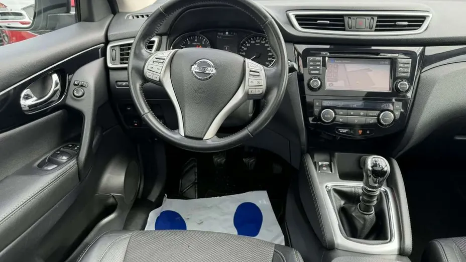 NISSAN Qashqai -