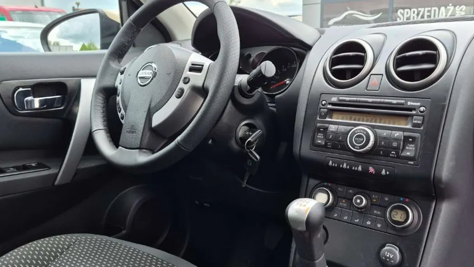 NISSAN Qashqai -