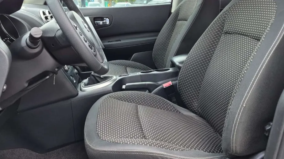 NISSAN Qashqai -