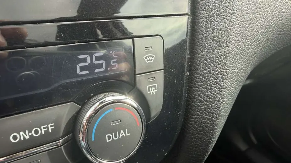 NISSAN Qashqai -