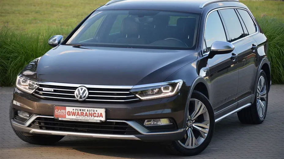 VOLKSWAGEN Passat -