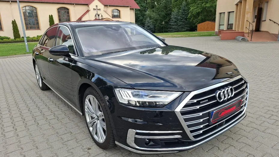 AUDI A8 -