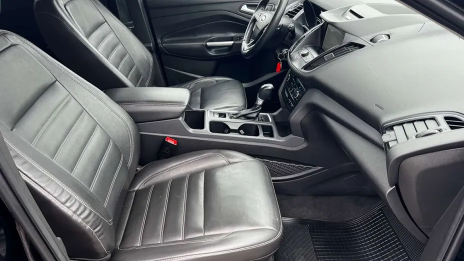 FORD Kuga -