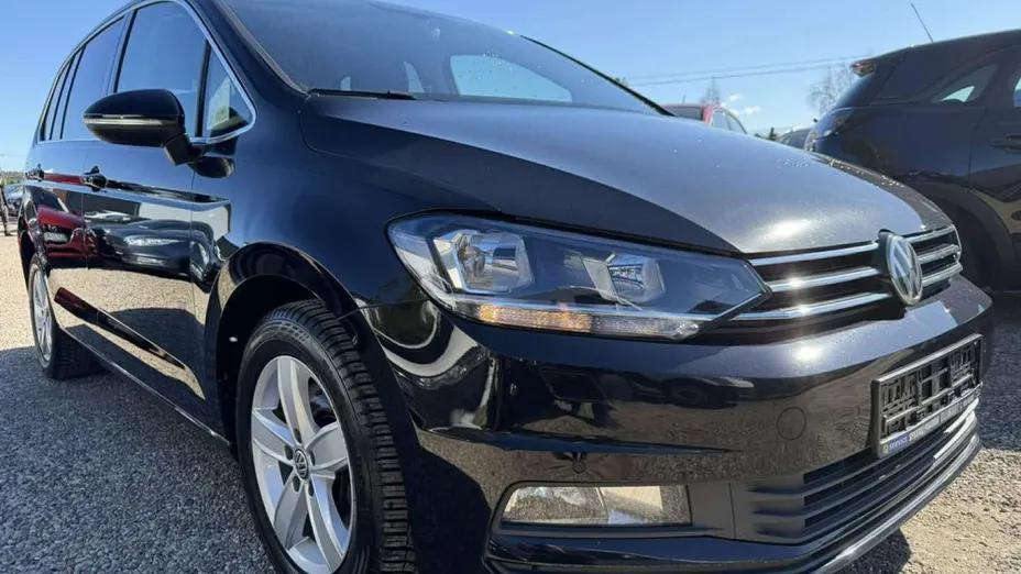 VOLKSWAGEN Touran -