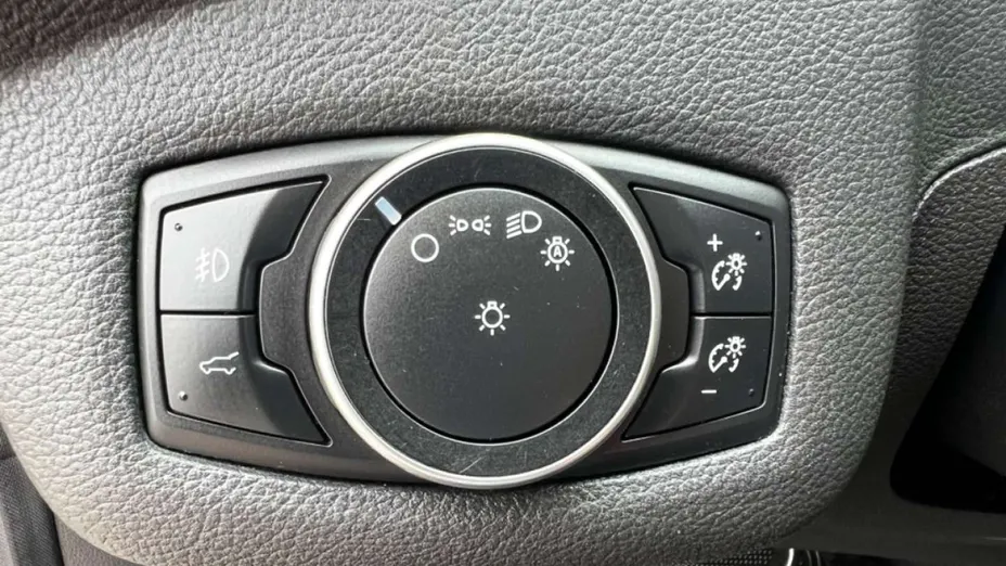 FORD Kuga -