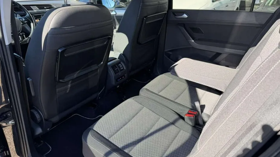VOLKSWAGEN Touran -