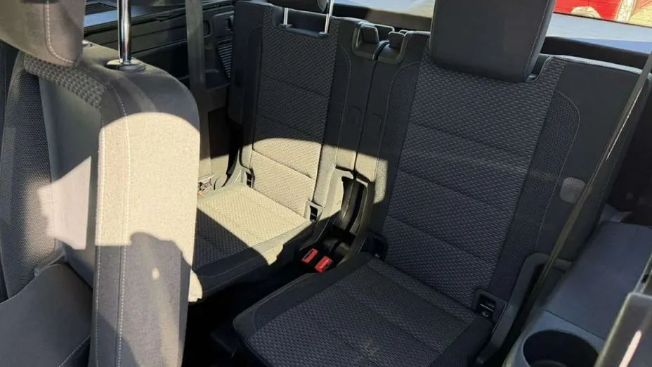 VOLKSWAGEN Touran -