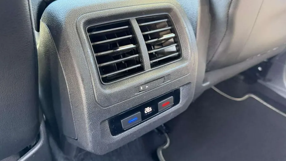 VOLKSWAGEN Touran -