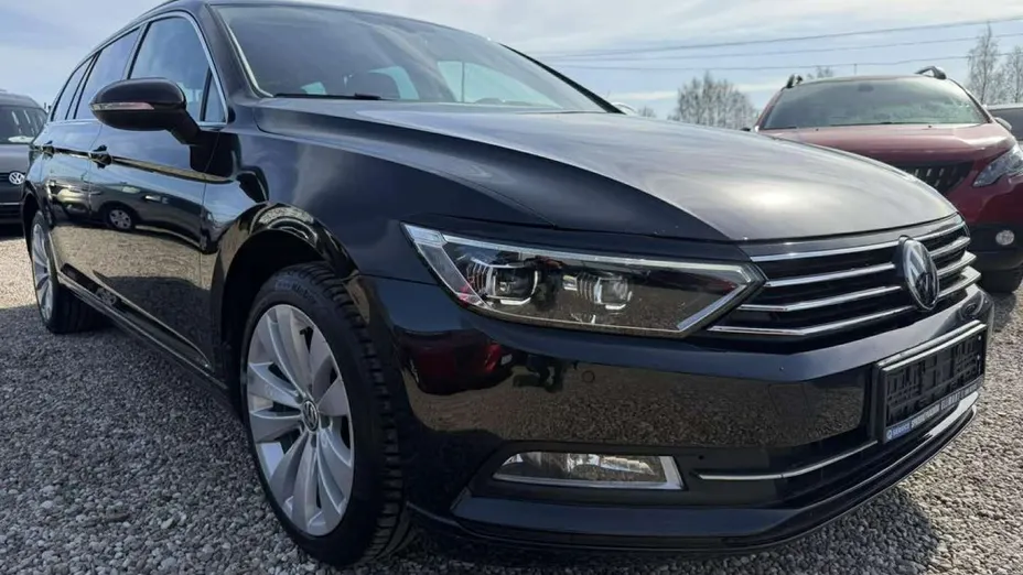 VOLKSWAGEN Passat -