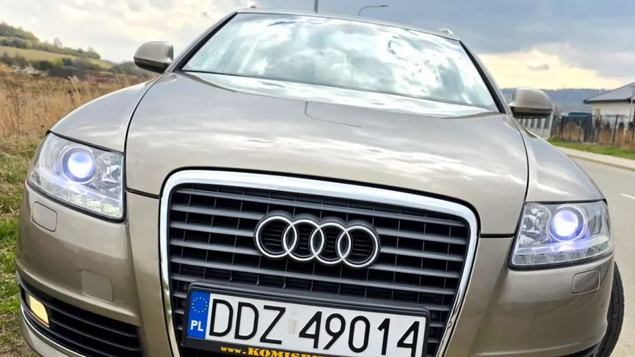 AUDI A6 -